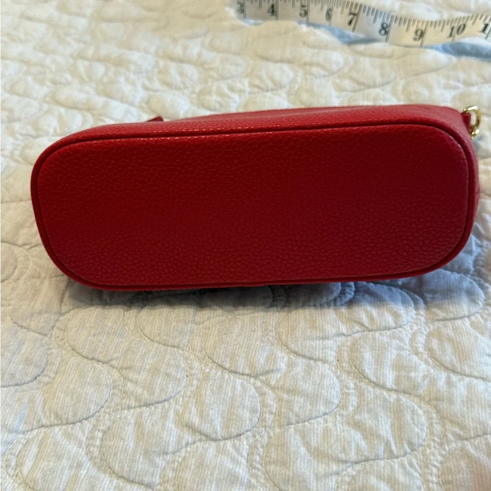 Marc Jacobs The Beauty Bag Cosmetic Bag Red Leather NWOT structured and stunning